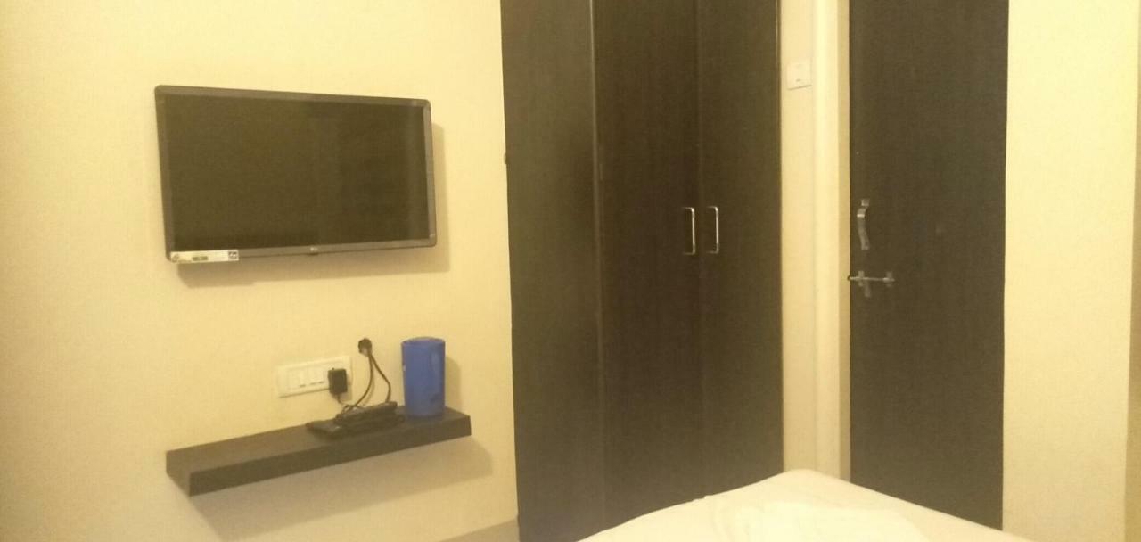 Hotel Rose Lodge Pune Exterior photo